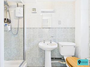 En Suite - click for photo gallery